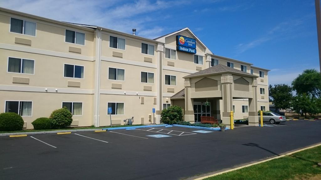 Comfort Inn Medford North Екстер'єр фото