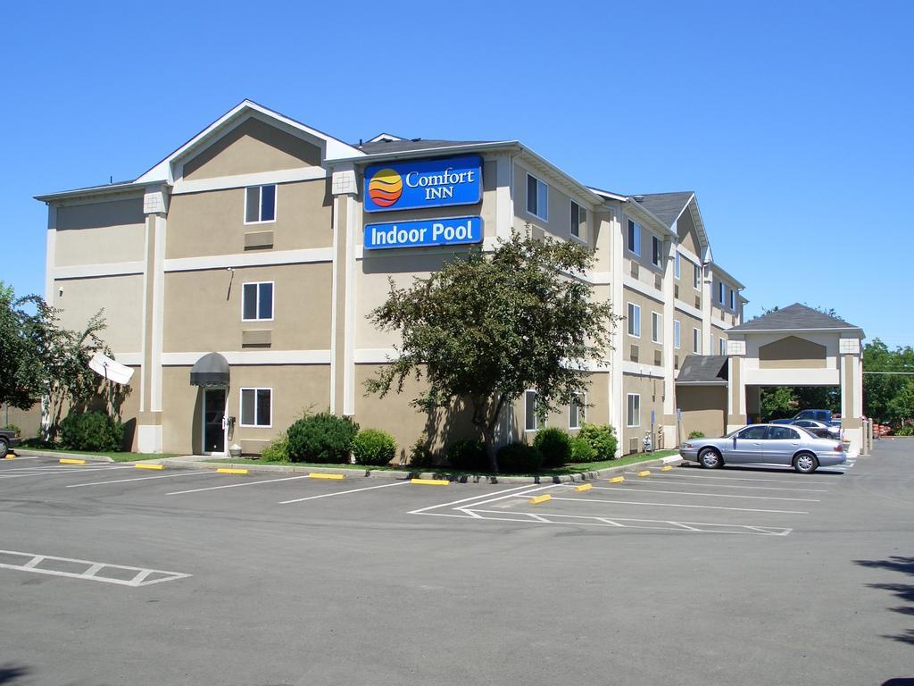 Comfort Inn Medford North Екстер'єр фото